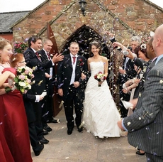 В Гретна Грин (Gretna Green) ежегодно отмечается более 4000 свадеб