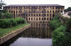 Армли Миллс (Armley Mills) была одной из крупнейших фабрик в XIX веке
