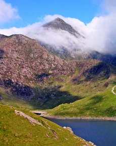Самая высокая гора Уэльса и Англии - Сноудон