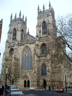 Нейв (Nave): внешний вид западной части Йоркского собора