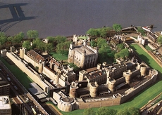 1000 летняя крепость менялась и достраивалась каждым английским монархом
