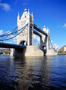 Tower Bridge – разводной мост с готическими башнями, XIX век